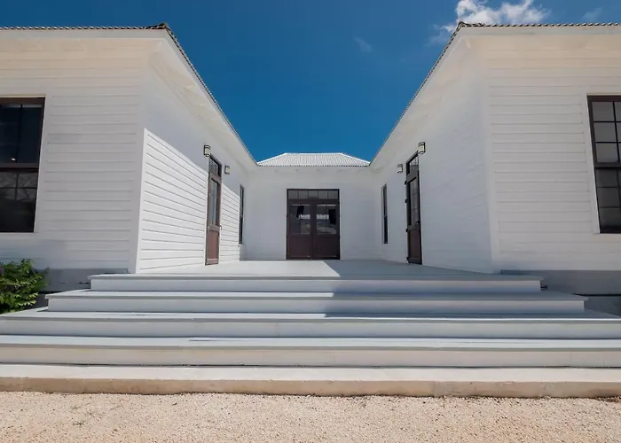 Caribbean Vacation Rentals And The Poolclub At Mahogany!