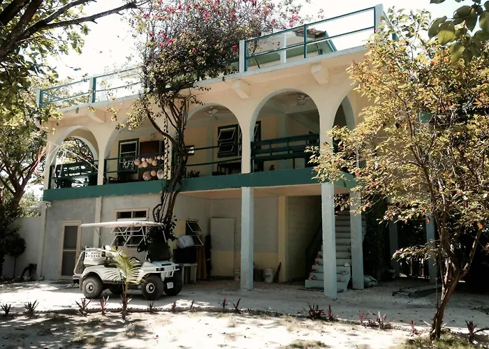 Feather'S Guesthouse