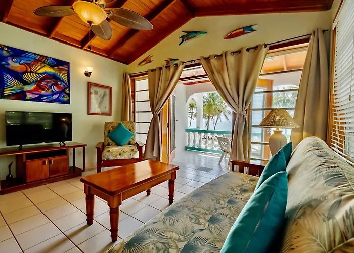 Coral Bay Villas - Lionfish Suite