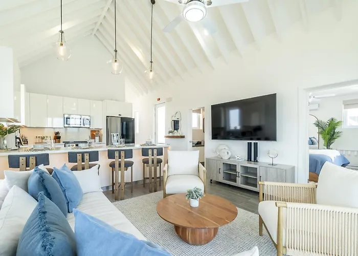 Canalfront Retreat And Mistico Beach Club Plus Boat Shuttle