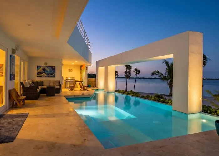 The Fox Villa - Waterfront, 2 Private Pools, Own Boat With Captain, Free Shuttle