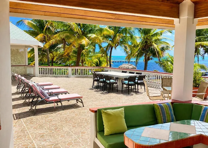Casa Redonda - Upper Level Beachfront Villa